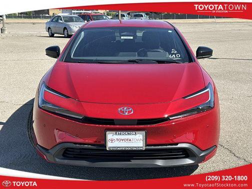 2025 Toyota Prius LE