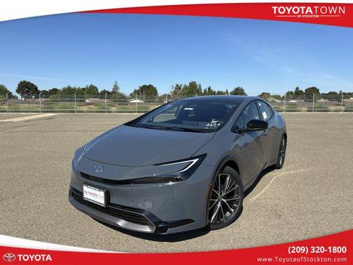 2025 Toyota Prius XLE