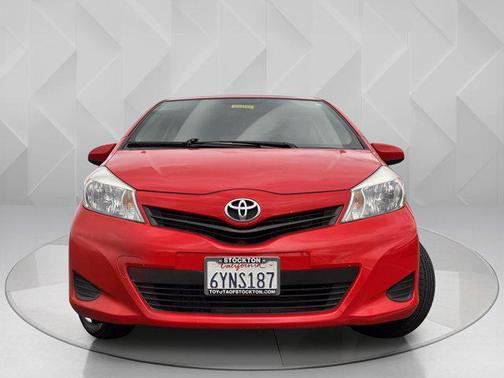 2013 Toyota Yaris LE