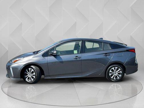 2021 Toyota Prius LE