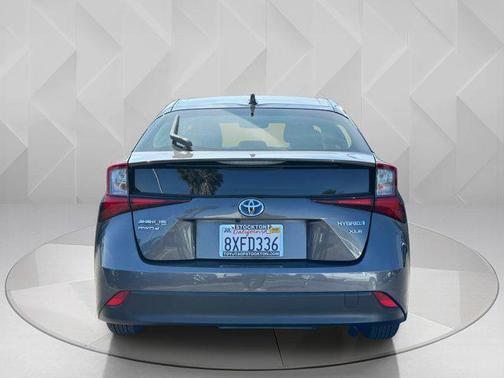 2021 Toyota Prius LE