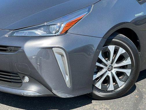 2021 Toyota Prius LE