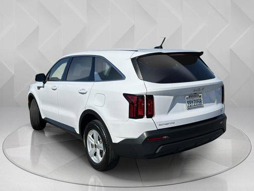 2023 Kia Sorento LX