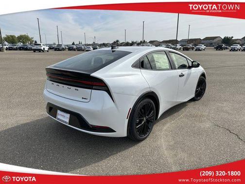 2025 Toyota Prius L