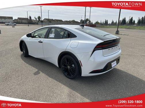 2025 Toyota Prius L