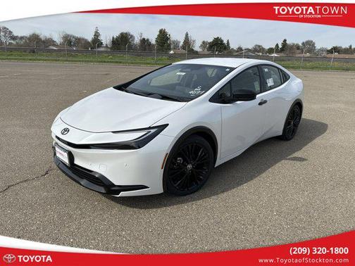 2025 Toyota Prius L