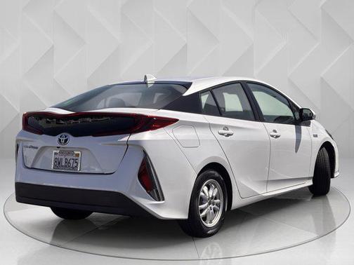 2021 Toyota Prius Prime LE