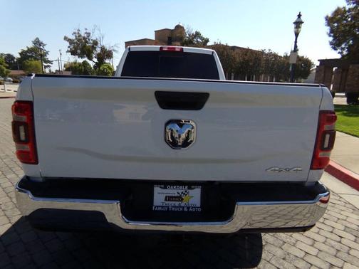 2020 RAM 2500 Tradesman Crew Cab 4X4 8' Box
