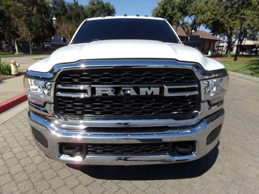 2020 RAM 2500 Tradesman Crew Cab 4X4 8' Box