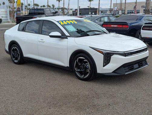 Snow White Pearl 2025 Kia K4 EX