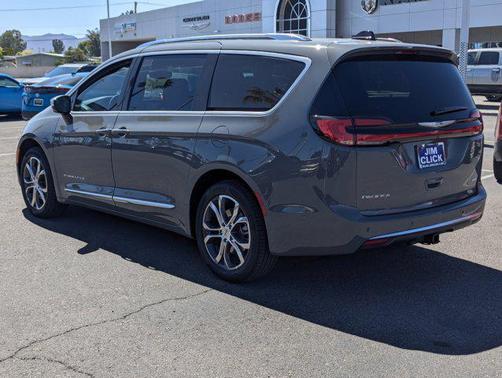 2025 Chrysler Pacifica L