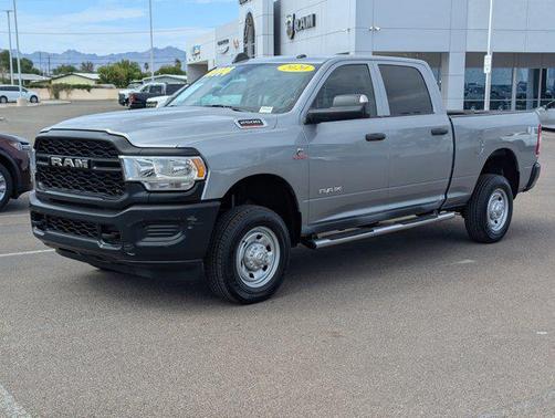 2020 RAM 2500 Tradesman Crew Cab 4X4 6'4' Box
