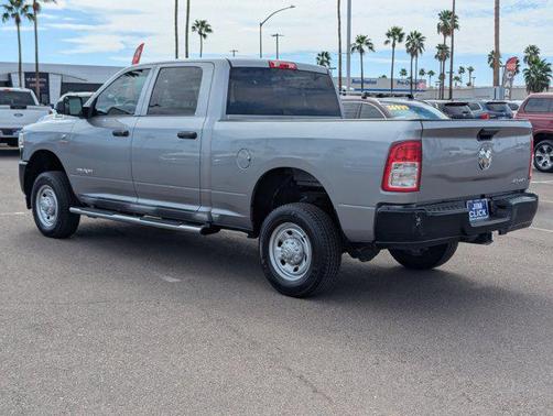 2020 RAM 2500 Tradesman Crew Cab 4X4 6'4' Box
