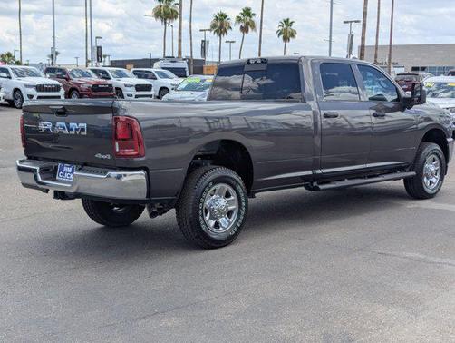 2025 RAM 2500 Tradesman Crew Cab 4x4 8' Box