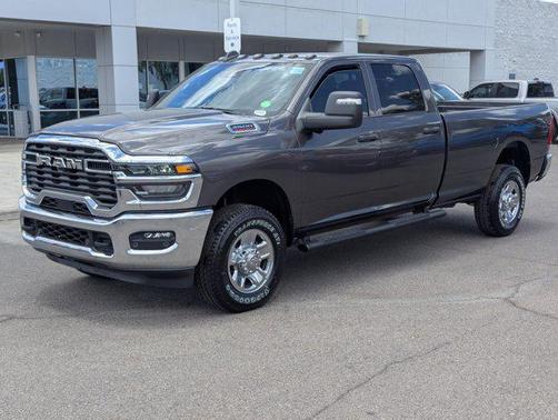 2025 RAM 2500 Tradesman Crew Cab 4x4 8' Box