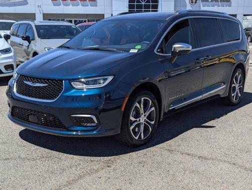 2025 Chrysler Pacifica L