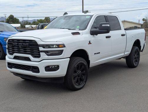 2025 RAM 2500 Big Horn Crew Cab 4x4 6'4' Box
