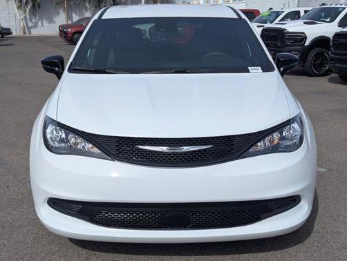 2026 Chrysler Voyager LX