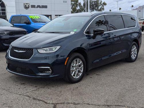 2025 Chrysler Pacifica L