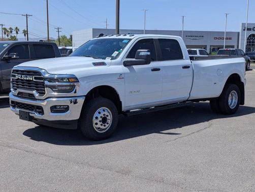 2025 RAM 3500 Big Horn Crew Cab 4x4 8' Box