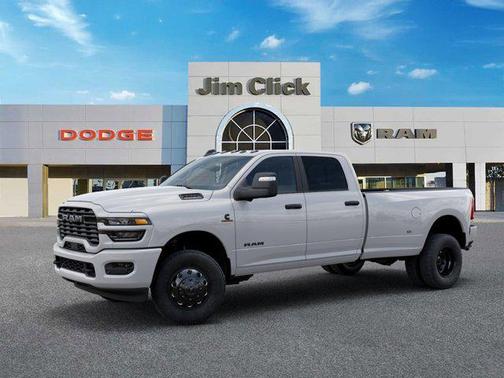 Bright White Clearcoat 2026 RAM 3500 Big Horn Crew Cab 4x4 8' Box