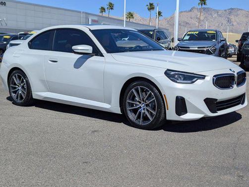 2024 BMW 230 i