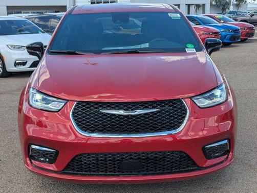 2026 Chrysler Pacifica L