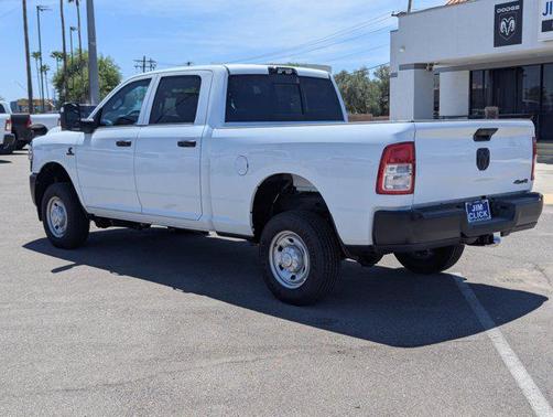 2024 RAM 2500 Tradesman Crew Cab 4x4 6'4' Box