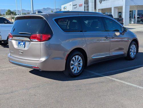2018 Chrysler Pacifica Touring-L
