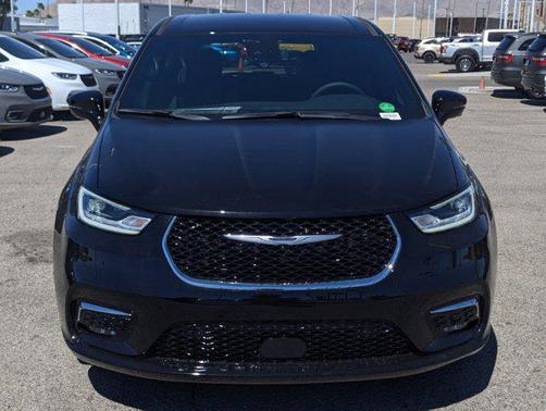 2025 Chrysler Pacifica L