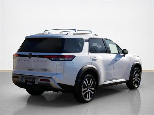 2025 Nissan Pathfinder Platinum 4WD