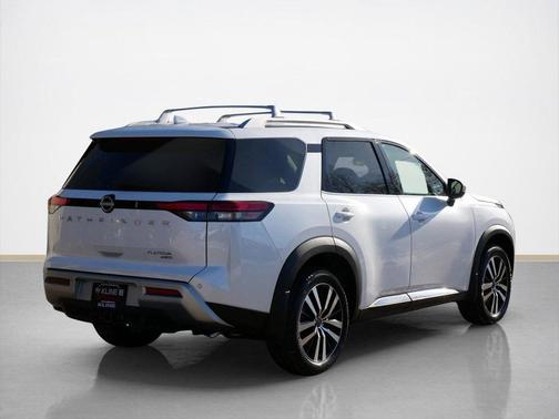 2025 Nissan Pathfinder Platinum 4WD