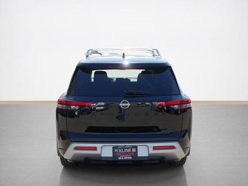 Super Black 2024 Nissan Pathfinder SL 4WD