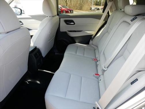 2025 Nissan Rogue SL