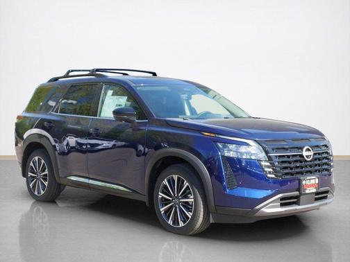 Deep Ocean Blue Pearl 2026 Nissan Pathfinder Platinum
