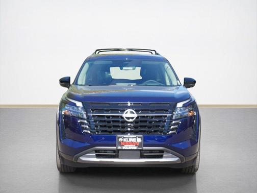 Deep Ocean Blue Pearl 2026 Nissan Pathfinder Platinum