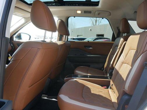 Deep Ocean Blue Pearl 2026 Nissan Pathfinder Platinum