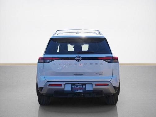 2025 Nissan Pathfinder Platinum 4WD