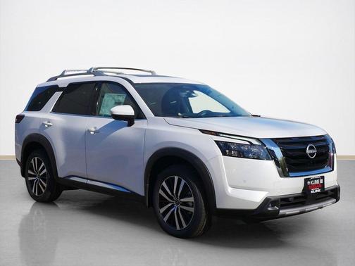 2025 Nissan Pathfinder Platinum 4WD