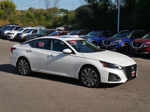 2023 Nissan Altima 2.5 SL