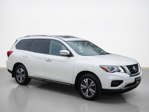 2017 Nissan Pathfinder SL