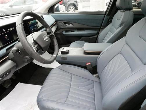 2025 Nissan ARIYA PLATINUM+