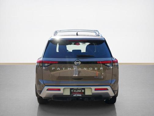 2024 Nissan Pathfinder Platinum 4WD