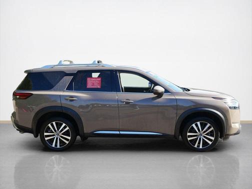 2024 Nissan Pathfinder Platinum 4WD