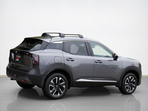 Gun Metallic 2027 Nissan Kicks SV