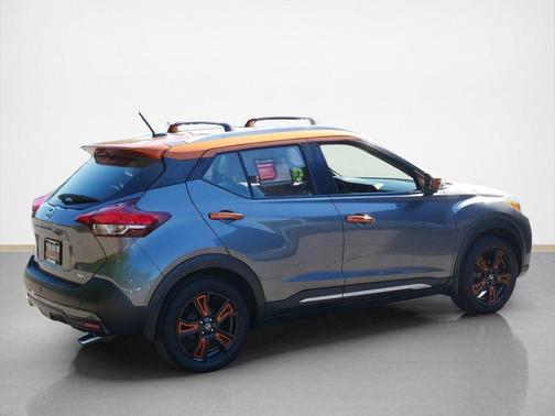 2019 Nissan Kicks SR
