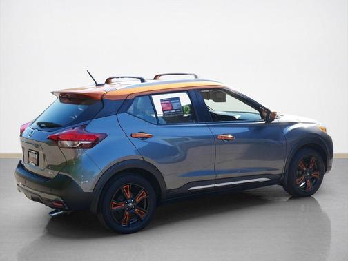 2019 Nissan Kicks SR