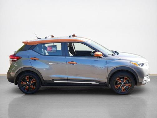 2019 Nissan Kicks SR