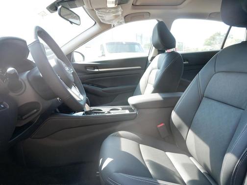 2025 Nissan Altima 2.5 SL