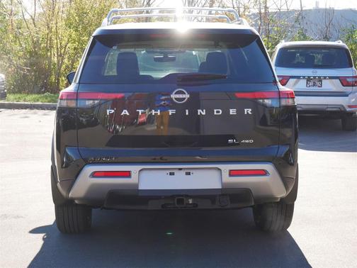 2025 Nissan Pathfinder SL 4WD